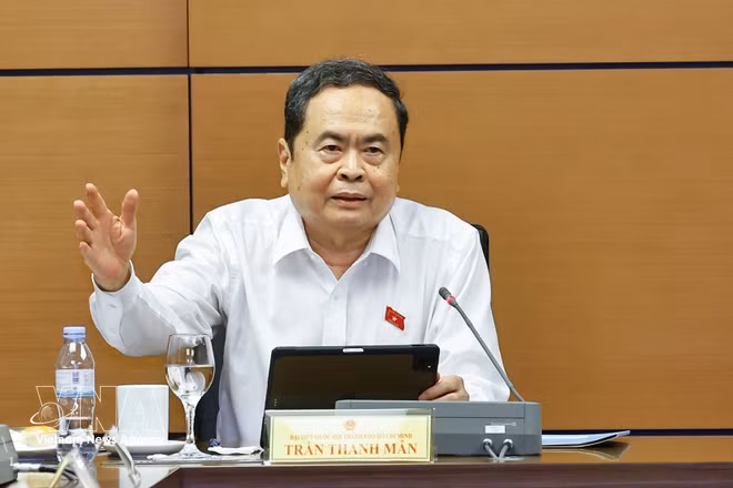 vnanet-ky-hop-thu-nhat-quoc-hoi-khoa-xvi-thao-luan-tai-to-3-du-an-luat-8688926.jpg