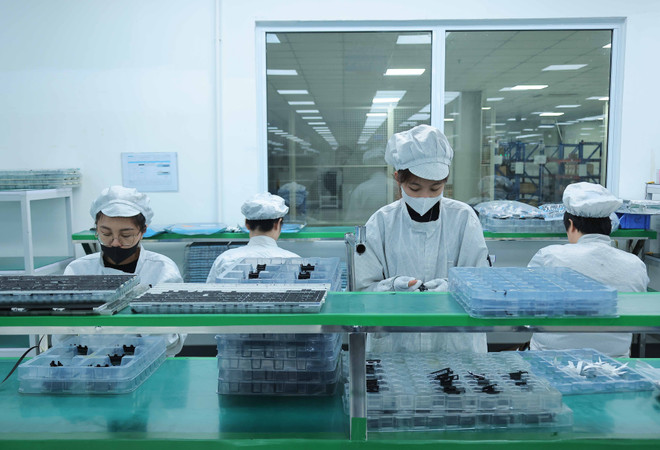 机械设备、工具及零部件出口额达374亿美元,增长近14%。图自越通社 vna-potal-quang-ninh-thu-hut-manh-von-fdi-thuc-day-tang-truong-kinh-te-7736376.jpg