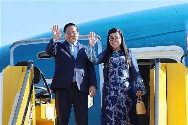 越南政府总理范明政夫妇和越南高级代表团离开斯德哥尔摩返回河内,圆满结束此次出访。图自越通社 thu-tuong-ket-thuc-chuyen-tham-chinh-thuc-thuy-dien-8091235.jpg