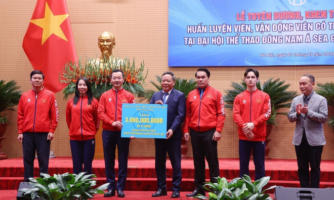 vna-potal-ha-noi-tuyen-duong-khen-thuong-hlv-vdv-dat-thanh-tich-xuat-sac-tai-sea-games-33-8516489.jpg