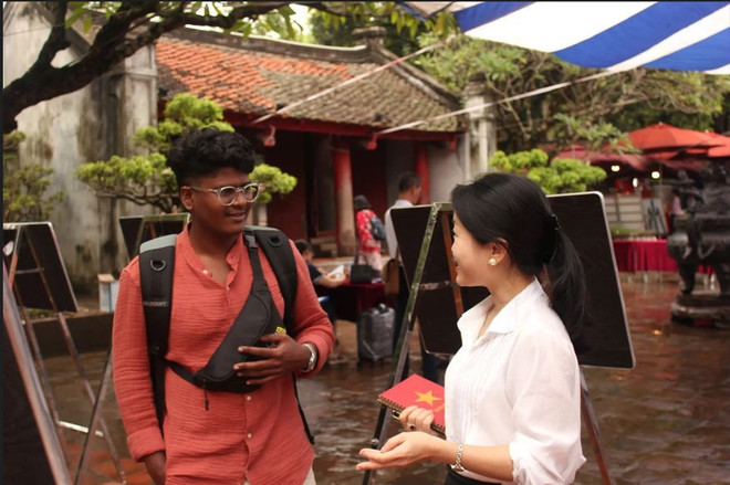 印度孟买游客 Sarthak Nikam:感受到一个尊重历史、团结前进的越南。图自都市经济报 4.jpg