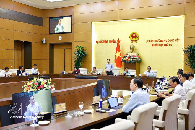 vnanet-be-mac-phien-hop-thu-56-cua-uy-ban-thuong-vu-quoc-hoi-8678317.jpg