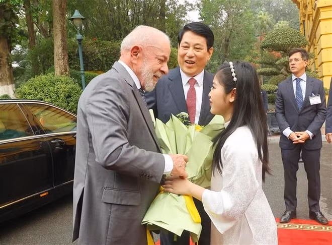 hong-brazil-luiz-inacio-lula-da-silva-tham-cap-nha-nuoc-den-viet-nam-7938905.jpg