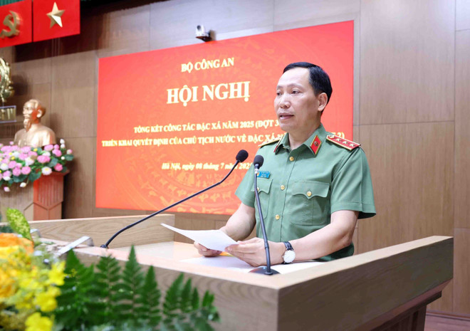 公安部副部长、特赦咨询委员会常务委员黎文线。图自越通社 ng-an-tong-ket-cong-tac-dac-xa-nam-2025-dot-3042025-8137490-1.jpg