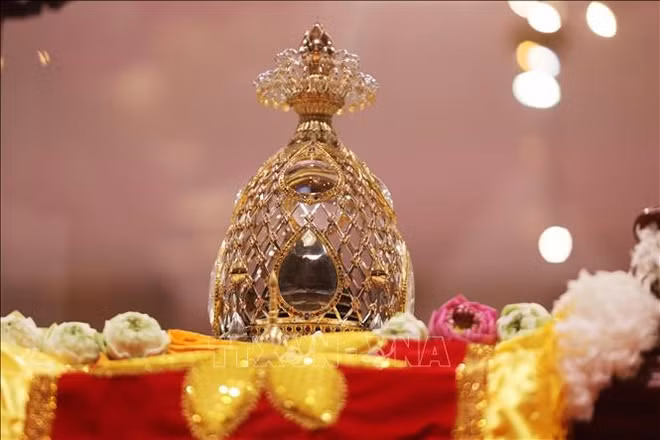 hai-mac-dai-le-phat-dan-lien-hop-quoc-lan-thu-20-vesak-2025-stand.jpg