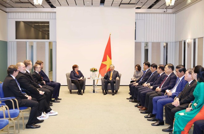会见现场。图自越通社 party-2.jpg