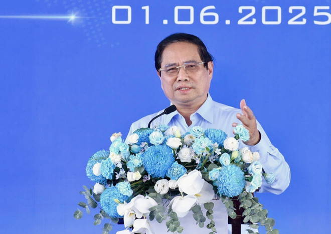 范明政总理发表讲话。图自越通社 du-khoi-cong-to-hop-khong-gian-sang-tao-tai-ha-noi-8067328.jpg