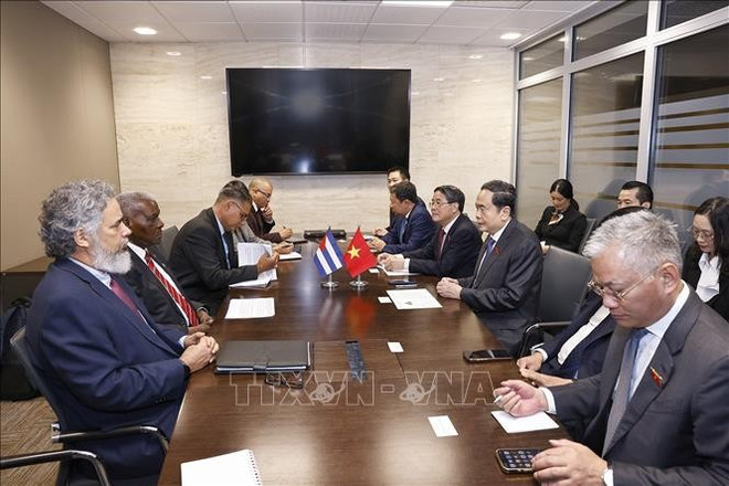 会见现场。图自越通社 ctqh-tran-thanh-man-gap-ctqh-cuba2.jpg