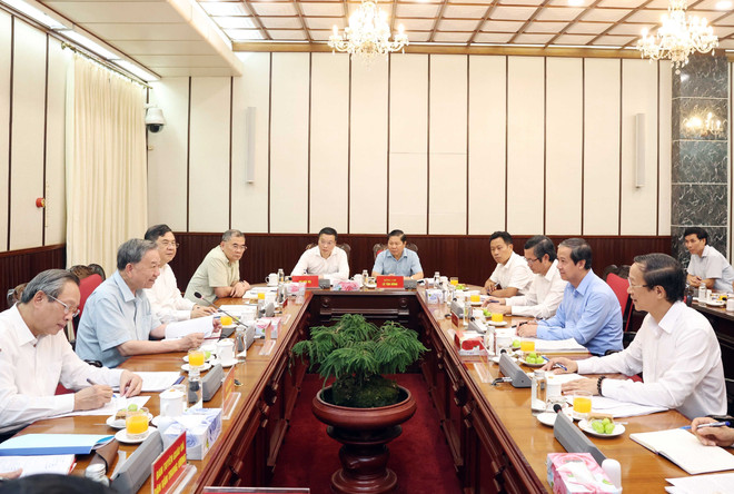 会议现场。图自越通社 vna-potal-tong-bi-thu-to-lam-chu-tri-hop-ve-trien-khai-nghi-quyet-phat-trien-dot-pha-giao-duc-va-dao-tao-8265372.jpg