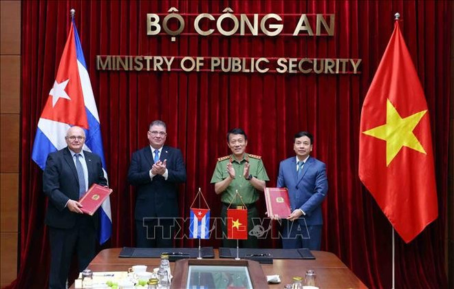 合作协议签署仪式。图自越通社 cuba2.jpg