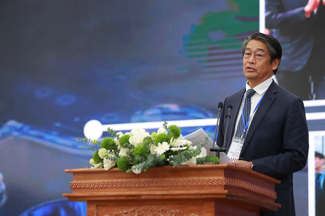 日本驻越南大使伊藤直树发言。图自越通社 o-ng-da-i-su-20251002205123.jpg
