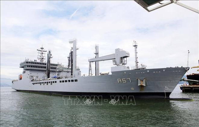 印度海军德里级导弹驱逐舰。图自越通社 tu-hai-quan-an-do-24072025-01.jpg