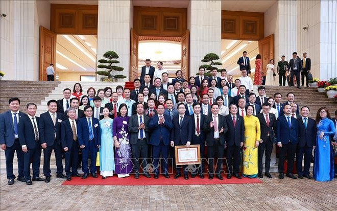 与会代表合影。图自越通社 thu-tuong-1.jpg
