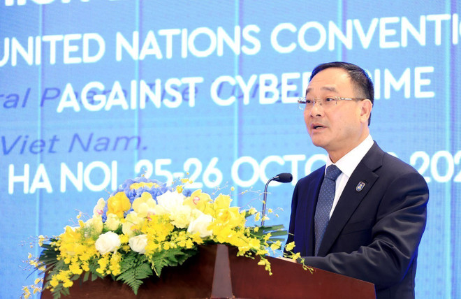 越南公安部副部长范世松上将发表讲话。图自越通社 vna-potal-cong-uoc-ha-noi-hoi-thao-thuc-day-hop-tac-quoc-te-trong-phong-chong-toi-pham-mang-8364329.jpg
