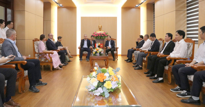 会见现场。图自越通社 vna-potal-thuc-day-thiet-lap-quan-he-hop-tac-huu-nghi-giua-ninh-binh-voi-cac-dia-phuong-cua-ba-lan-8364888.jpg