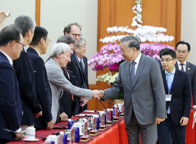 越共中央总书记苏林会见第七届越南学国际研讨会与会代表 ảnh 1 vna-potal-tong-bi-thu-tiep-dai-bieu-du-hoi-thao-quoc-te-viet-nam-hoc-lan-thu-7-8364167.jpg