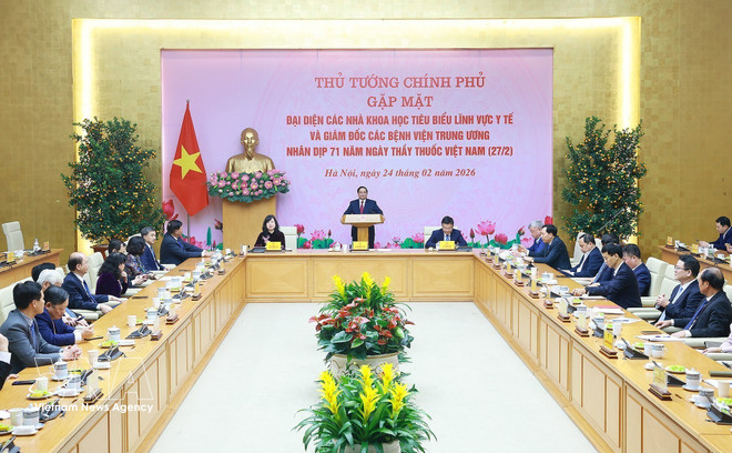 vnanet-thu-tuong-gap-mat-dai-dien-cac-nha-khoa-hoc-tieu-bieu-trong-linh-vuc-y-te-8605206.jpg