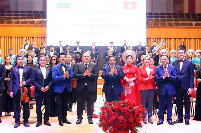 i-thu-tuong-viet-nam-va-nga-du-chuong-trinh-bieu-dien-nghe-thuat-7807931.jpg