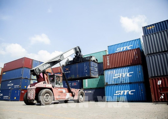 附图 图自越通社 110548-thanh-pho-ho-chi-minh-hon-2-400-container-ton-dong-can-xu-ly-tai-tan-cang-cat-lai.jpg