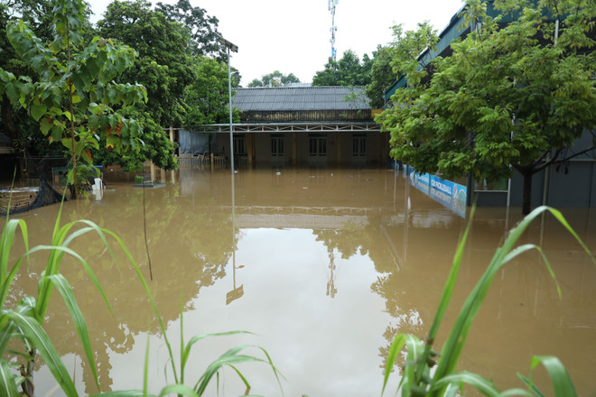强降雨导致宣光省多地局部地区出现洪涝灾害。图自越通社 vna-potal-tuyen-quang-mua-lon-gay-ngap-ung-cuc-bo-mot-so-noi-8321678.jpg