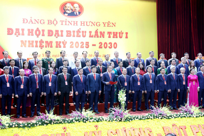 越共兴安省第一届委员会由70位同志组成。图自越通社 oi-dai-bieu-dang-bo-tinh-hung-yen-nhiem-ky-2025-2030-8314482-1.jpg