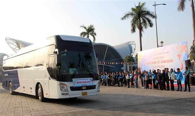 da-nang-ho-tro-1200-nguoi-lao-dong-ve-que-an-tet-7826702.jpg