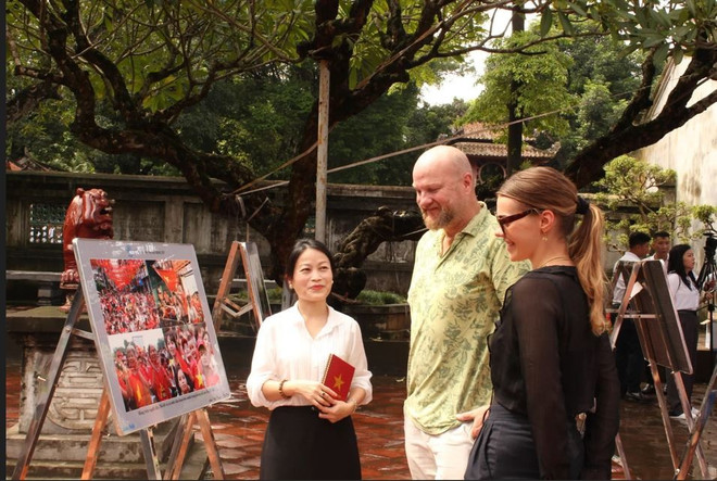 德国柏林游客 Thomas Drescher:展览是一堂生动的文化课。图自都市经济报 5.jpg