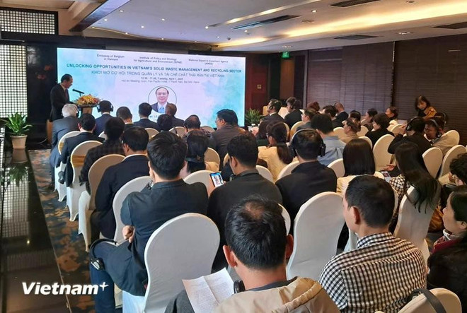 讨论会场景。图自Vietnam+ 8.jpg