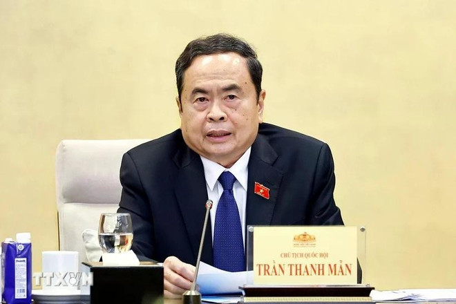 国会主席陈青敏发言。图自越通社 chu-tich-quoc-hoi-chu-tri-phien-hop-thu-nhat-ve-sua-doi-bo-sung-mot-so-dieu-cua-hien-phap-nam-2013.jpg