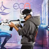 学生们在2025年亚洲电子竞技锦标赛（ECA 2025）期间体验虚拟现实游戏。图片来源：越通社