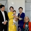 越南国会主席夫人探访摩洛哥“越南村”越侨。图自越通社