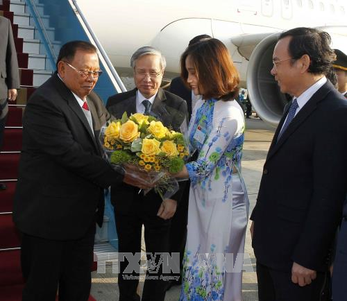 老挝人民革命党中央总书记、国家主席本扬·沃拉吉抵达河内 开始对越南进行正式友好访问 ảnh 1 老挝人民革命党中央总书记、国家主席本扬·沃拉吉抵达河内 开始对越南进行正式友好访问 ảnh 1