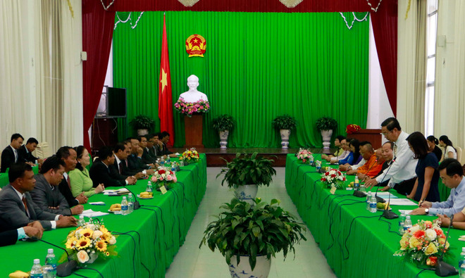 芹苴市领导会见柬埔寨宗教部代表团 ảnh 1