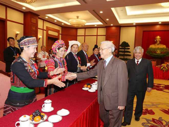 阮富仲总书记会见少数民族模范代表 ảnh 2