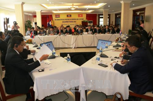 柬老越发展三角区副部长级会议在越南平福省拉开序幕 ảnh 1 柬老越发展三角区副部长级会议在越南平福省拉开序幕 ảnh 1