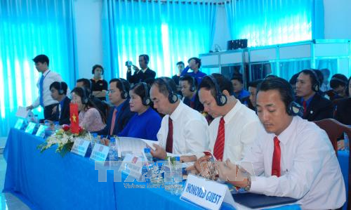 第七次柬老越发展三角区青年论坛在平福省开幕 ảnh 1