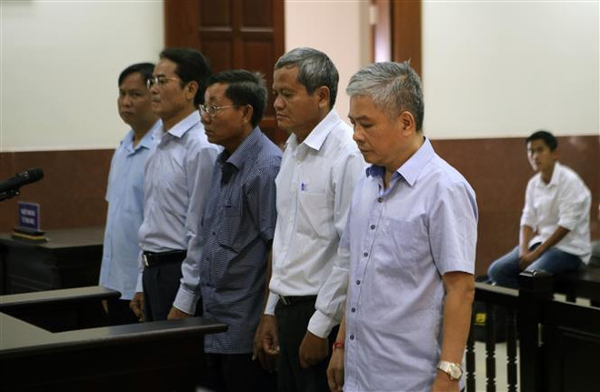 越南国家银行前副行长涉嫌失职失责造成严重后果被判有期徒刑三年缓刑5年 ảnh 1 越南国家银行前副行长涉嫌失职失责造成严重后果被判有期徒刑三年缓刑5年 ảnh 1