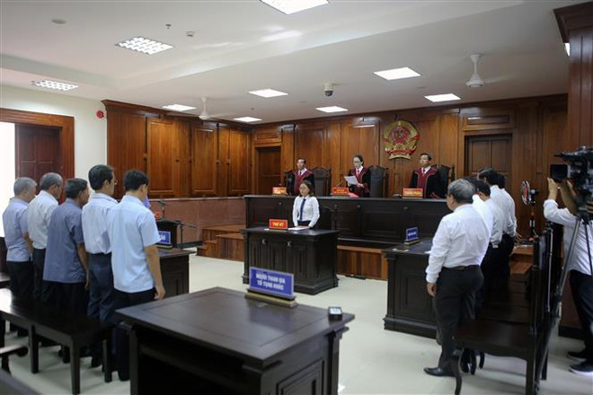 越南国家银行前副行长涉嫌失职失责造成严重后果被判有期徒刑三年缓刑5年 ảnh 2 越南国家银行前副行长涉嫌失职失责造成严重后果被判有期徒刑三年缓刑5年 ảnh 2