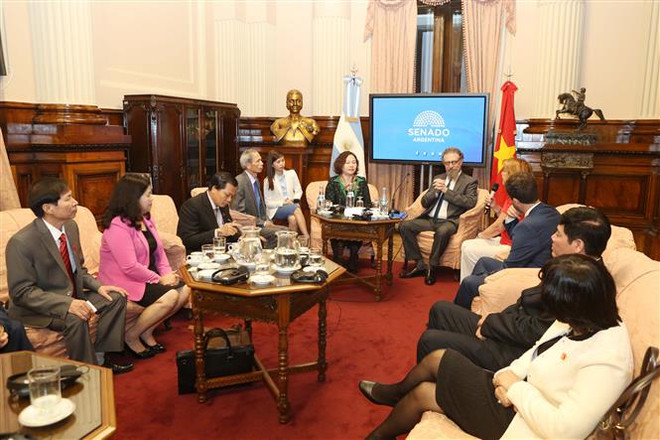 越南国会代表团访问阿根廷 ảnh 1 越南国会代表团访问阿根廷 ảnh 1
