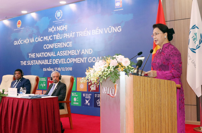 国会主席阮氏金银出席 “国会与可持续发展目标”会议 ảnh 1