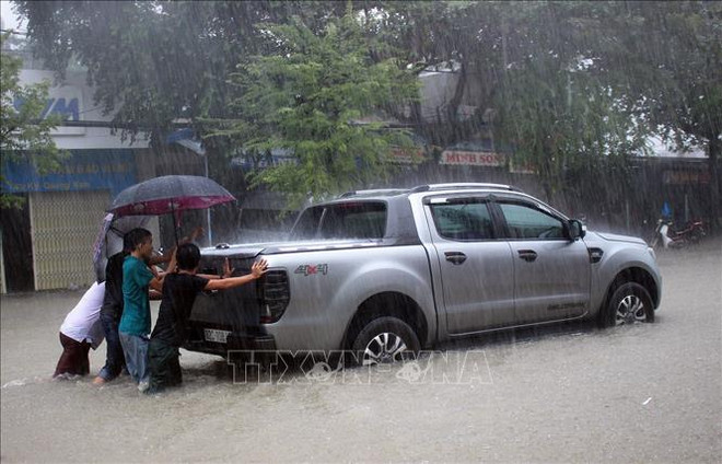 洪水给中部和中部以南地区各省造成严重损失 ảnh 3 洪水给中部和中部以南地区各省造成严重损失 ảnh 3