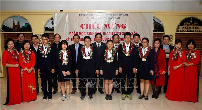 河内表彰在2018年IJSO竞赛中取得出色成绩的学生代表团 ảnh 1