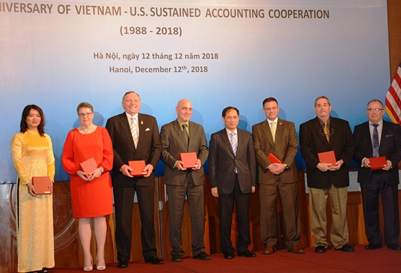 美国军人遗骸搜寻合作30周年纪念典礼在河内举行 ảnh 2