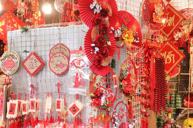 越南传统家具饰品畅销春节市场 ảnh 1 越南传统家具饰品畅销春节市场 ảnh 1