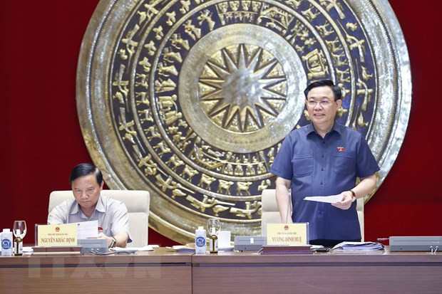 国会主席王廷惠与立法研究院举行工作会议 ảnh 1