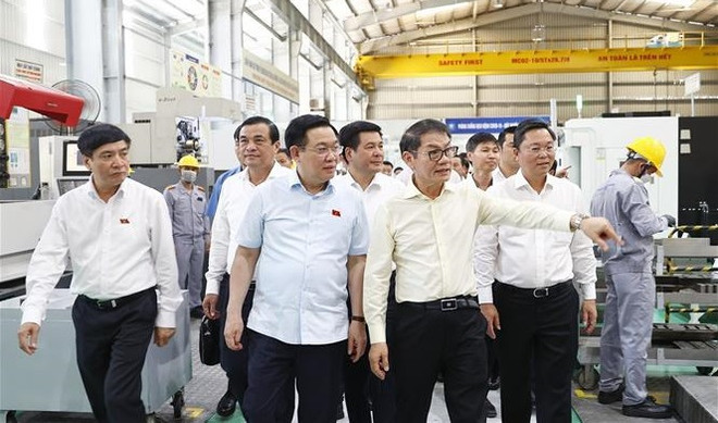 国会主席王廷惠:私营经济发展主张完全正确 ảnh 1 国会主席王廷惠:私营经济发展主张完全正确 ảnh 1