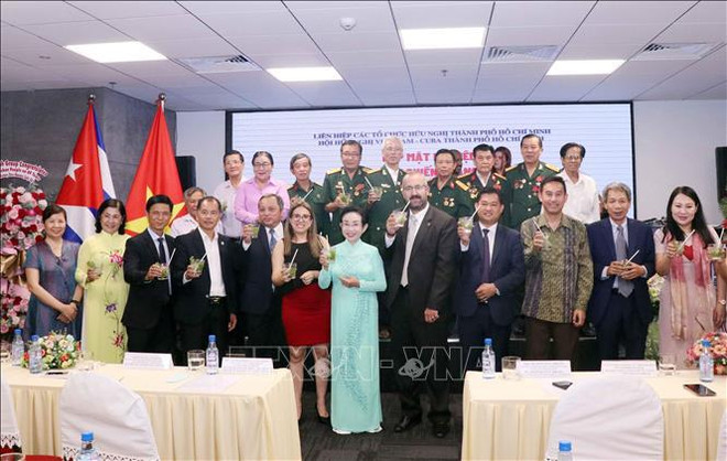 纪念古巴攻打蒙卡达兵营69周年见面会在胡志明市举行 ảnh 1 纪念古巴攻打蒙卡达兵营69周年见面会在胡志明市举行 ảnh 1