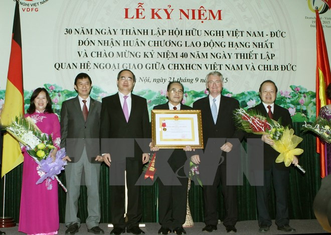 越德友好协会荣获一级劳动勋章 ảnh 1 越德友好协会荣获一级劳动勋章 ảnh 1