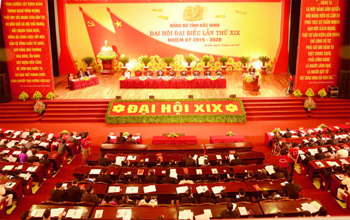 苏辉若同志出席越共北宁省第十九次代表大会 ảnh 1