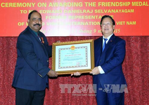 世界宣明会前驻越首席代表荣获友谊勋章 ảnh 1